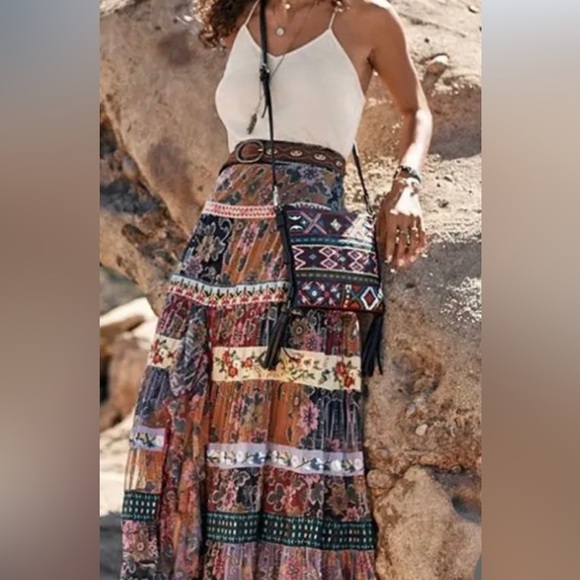 Johnny Was Zipped Crossbody Black Leather And Embroidery Design Tassel Bag NWT - Picture 10 of 16